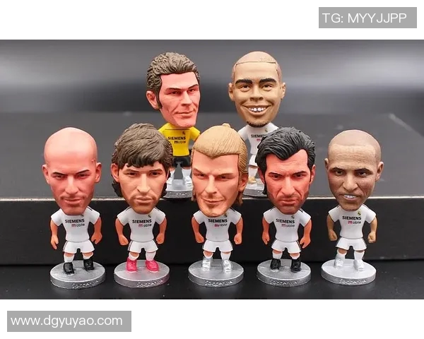 足球明星卡通大型摆件的创意设计与市场潜力分析