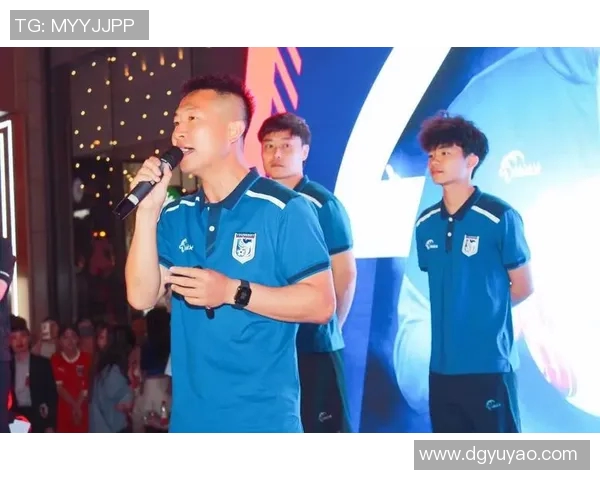 足球明星与球迷互动精彩瞬间集锦视频分享